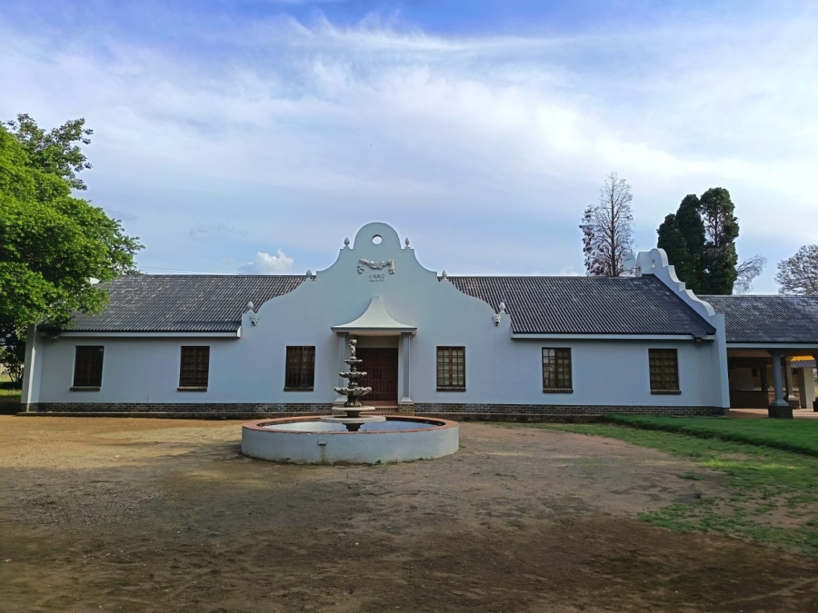 4 Bedroom Property for Sale in Mooinooi North West